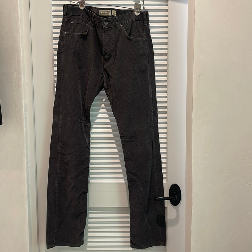 Patagonia men’s Starighy leg corduroy pants 33 waist 34 long